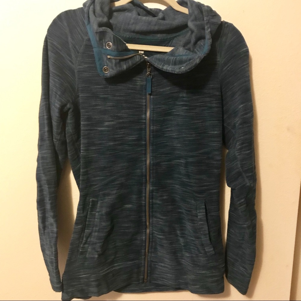 •3/$40• Super soft! Fleece zip up with hood!
